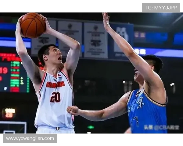 深圳篮球队团队协作引发热议球迷对战术配合和球员默契提出不同看法 深圳篮球队团队协作引发热议球迷对战术配合和球员默契提出不同看法