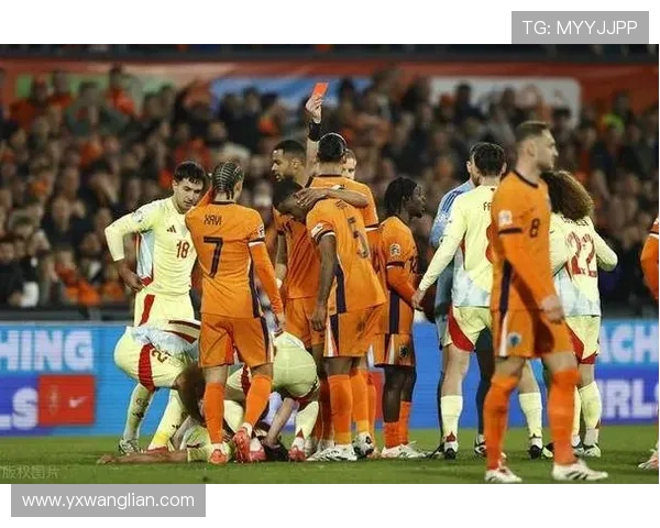 荷兰与西班牙上半场精彩对决分析与战术解析