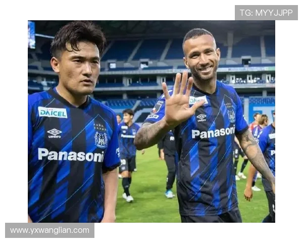 钢巴对阵横滨水手精彩直播全程回顾及赛后分析